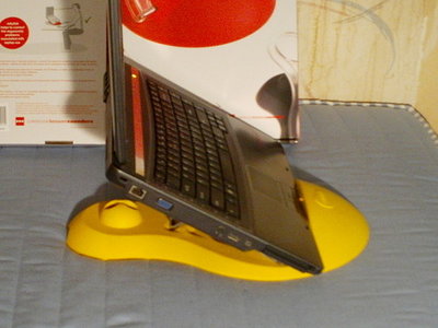 Laptop stand